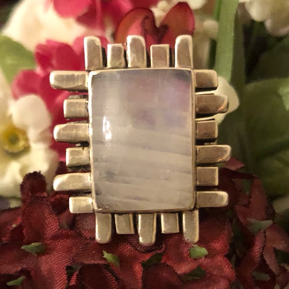 Rare Vintage Silpada Sterling Silver  Moonstone Ring R0939. Size 7.
